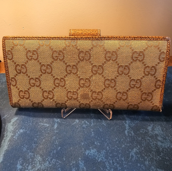 Authentic Gucci Wallet - Picture 2 of 16
